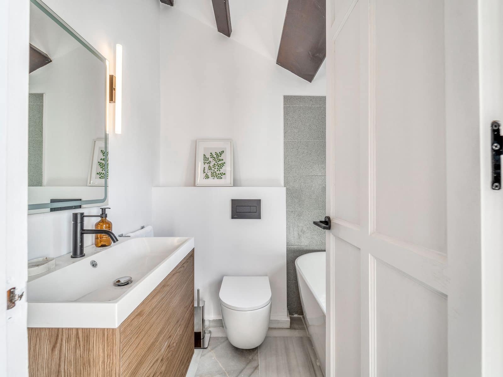 3 bedroom Semi-detached Villa for sale in Marbella - € 1,250,000 (Ref: 9998358)