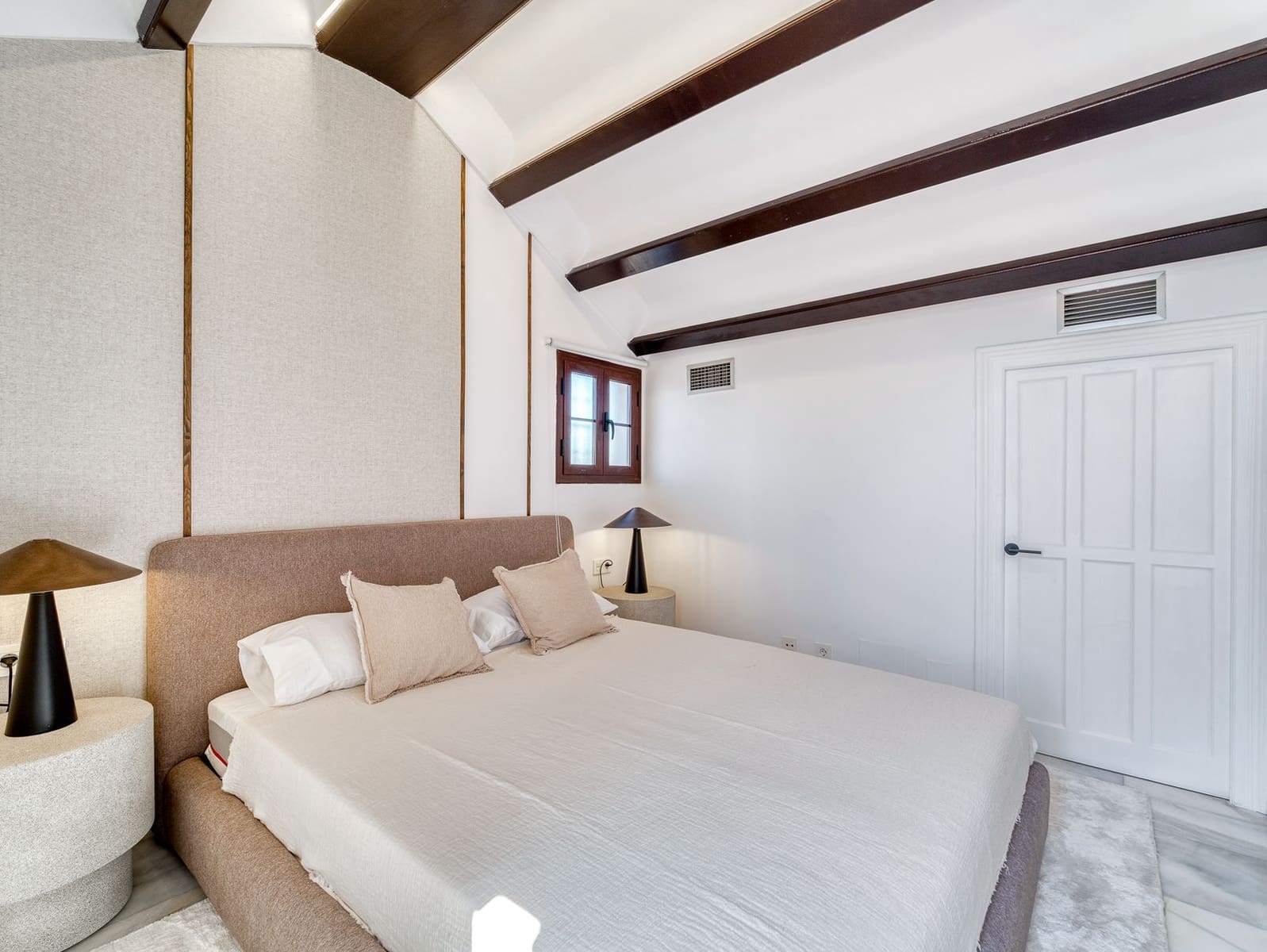 3 bedroom Semi-detached Villa for sale in Marbella - € 1,250,000 (Ref: 9998358)