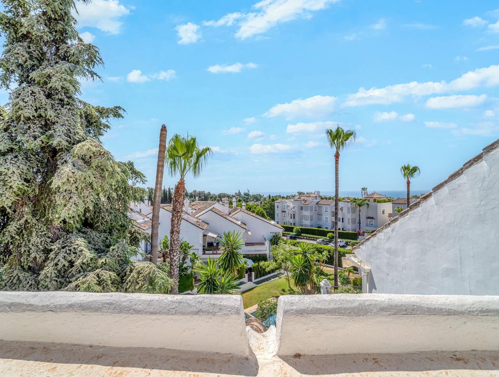 3 bedroom Semi-detached Villa for sale in Marbella - € 1,250,000 (Ref: 9998358)