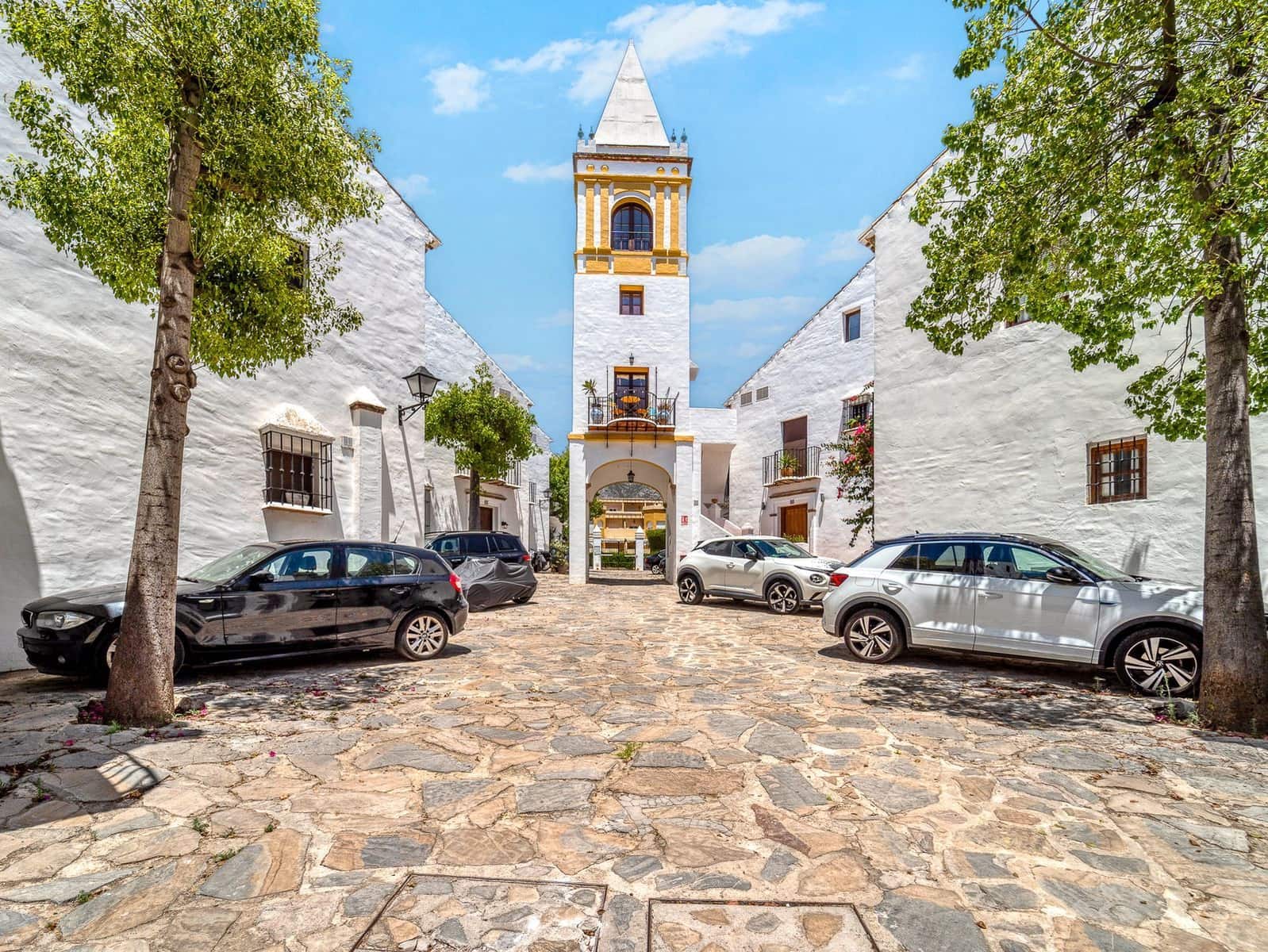 3 bedroom Semi-detached Villa for sale in Marbella - € 1,250,000 (Ref: 9998358)