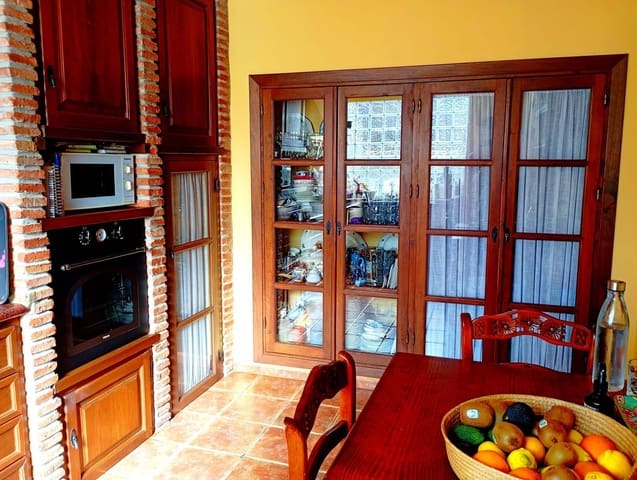 4 slaapkamer Halfvrijstaande villa te koop in Bahia de Casares, Casares - € 800.000 (Ref: 9998359)