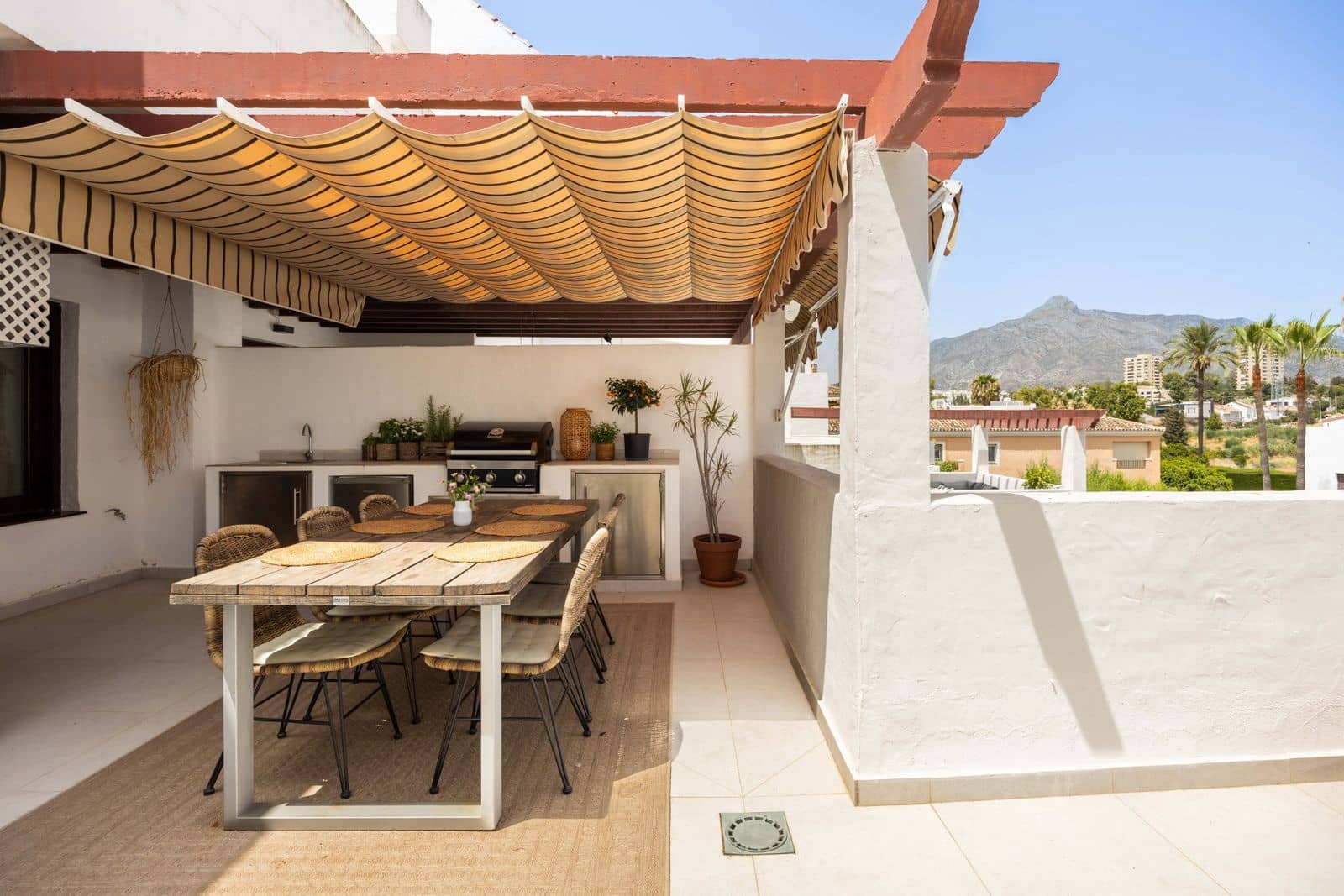 3 soverom Leilighet til salgs i Nueva Andalucia - € 675 000 (Ref: 9998360)