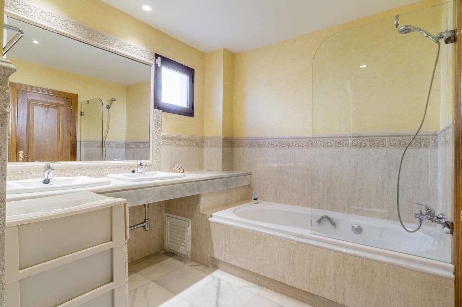 2 slaapkamer Appartement te koop in Golden Mile - € 820.000 (Ref: 9998370)