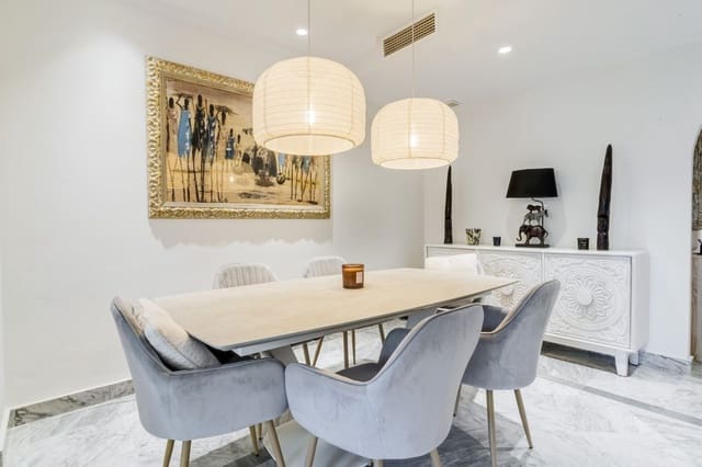 2 slaapkamer Appartement te koop in Golden Mile, Marbella - € 820.000 (Ref: 9998370)