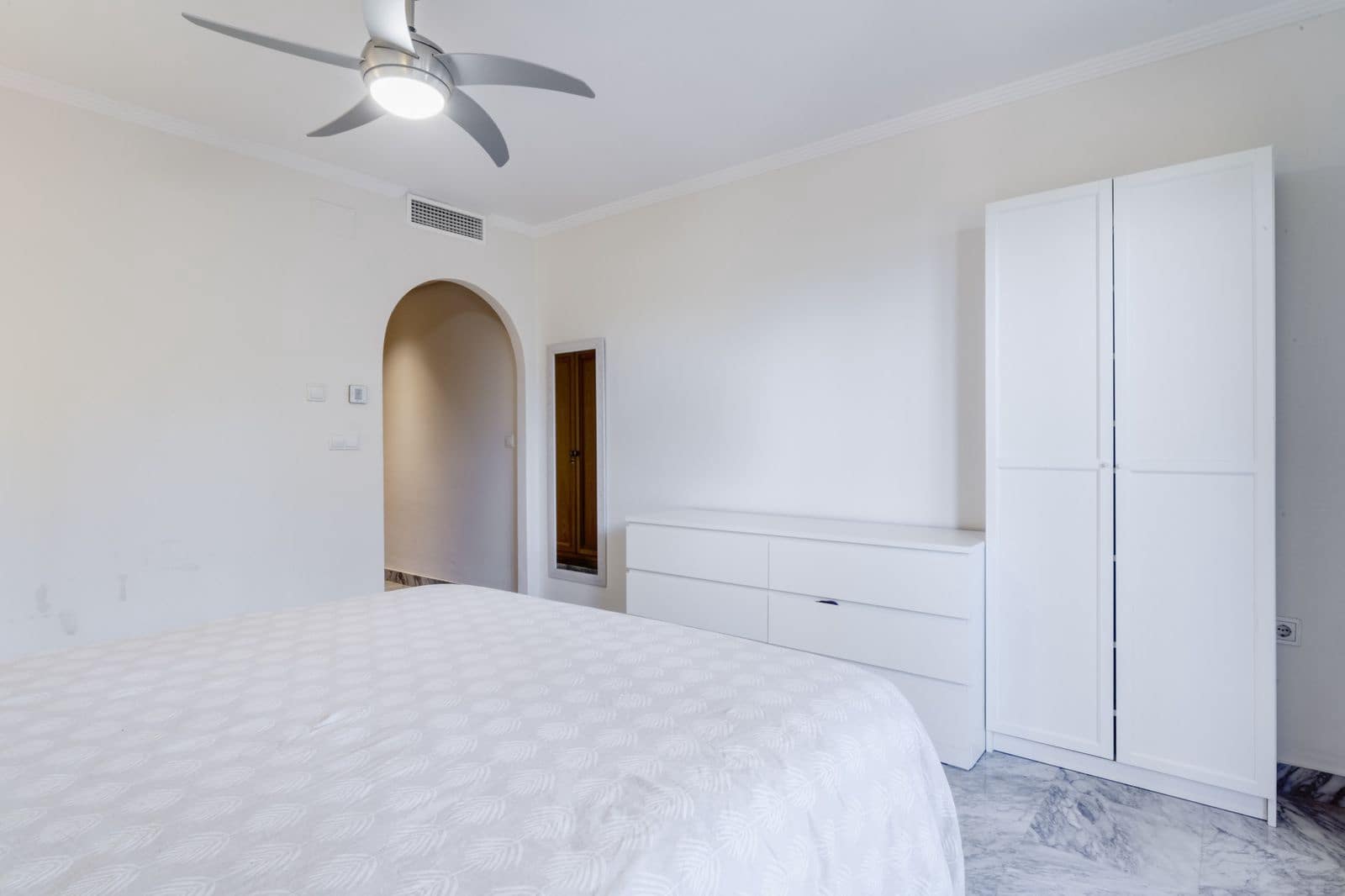 2 slaapkamer Appartement te koop in Golden Mile - € 820.000 (Ref: 9998370)
