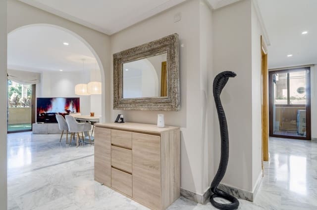 2 slaapkamer Appartement te koop in Golden Mile, Marbella - € 820.000 (Ref: 9998370)