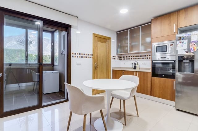 2 slaapkamer Appartement te koop in Golden Mile, Marbella - € 820.000 (Ref: 9998370)