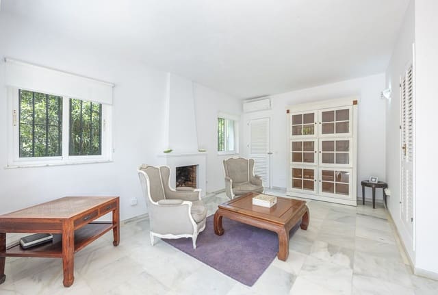 6 soverom Villa til salgs i Sotogrande, San Roque - € 1 845 000 (Ref: 9998371)