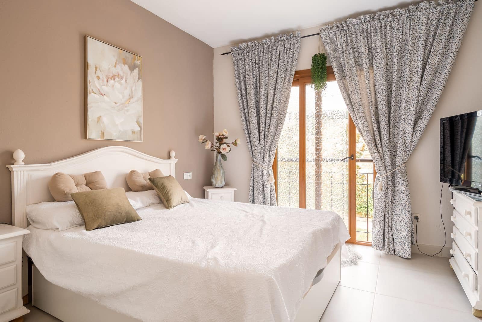 Ático de 3 habitaciones en La Duquesa / Puerto de la Duquesa en venta - 359.000 € (Ref: 9998373)
