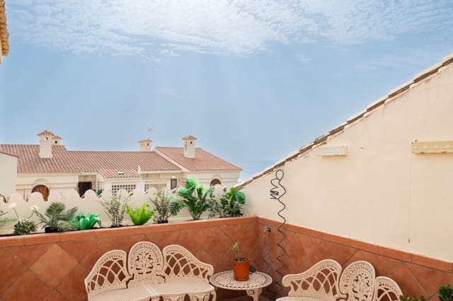 Ático de 3 habitaciones en La Duquesa / Puerto de la Duquesa, Manilva en venta - 359.000 € (Ref: 9998373)