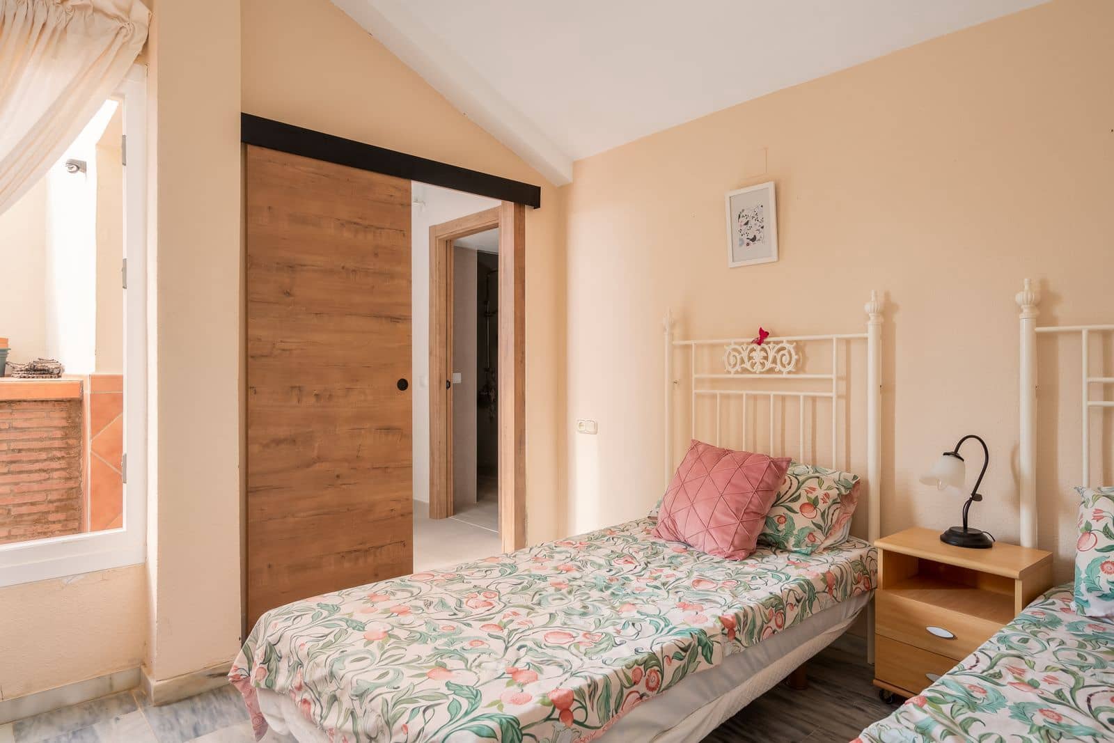 Ático de 3 habitaciones en La Duquesa / Puerto de la Duquesa en venta - 359.000 € (Ref: 9998373)