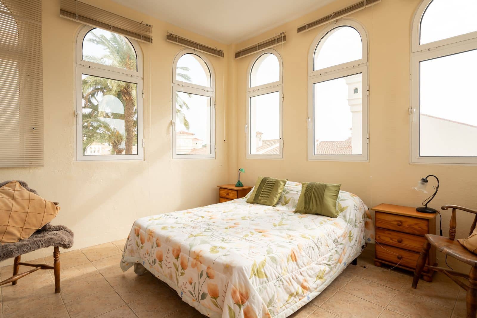 Ático de 3 habitaciones en La Duquesa / Puerto de la Duquesa en venta - 359.000 € (Ref: 9998373)
