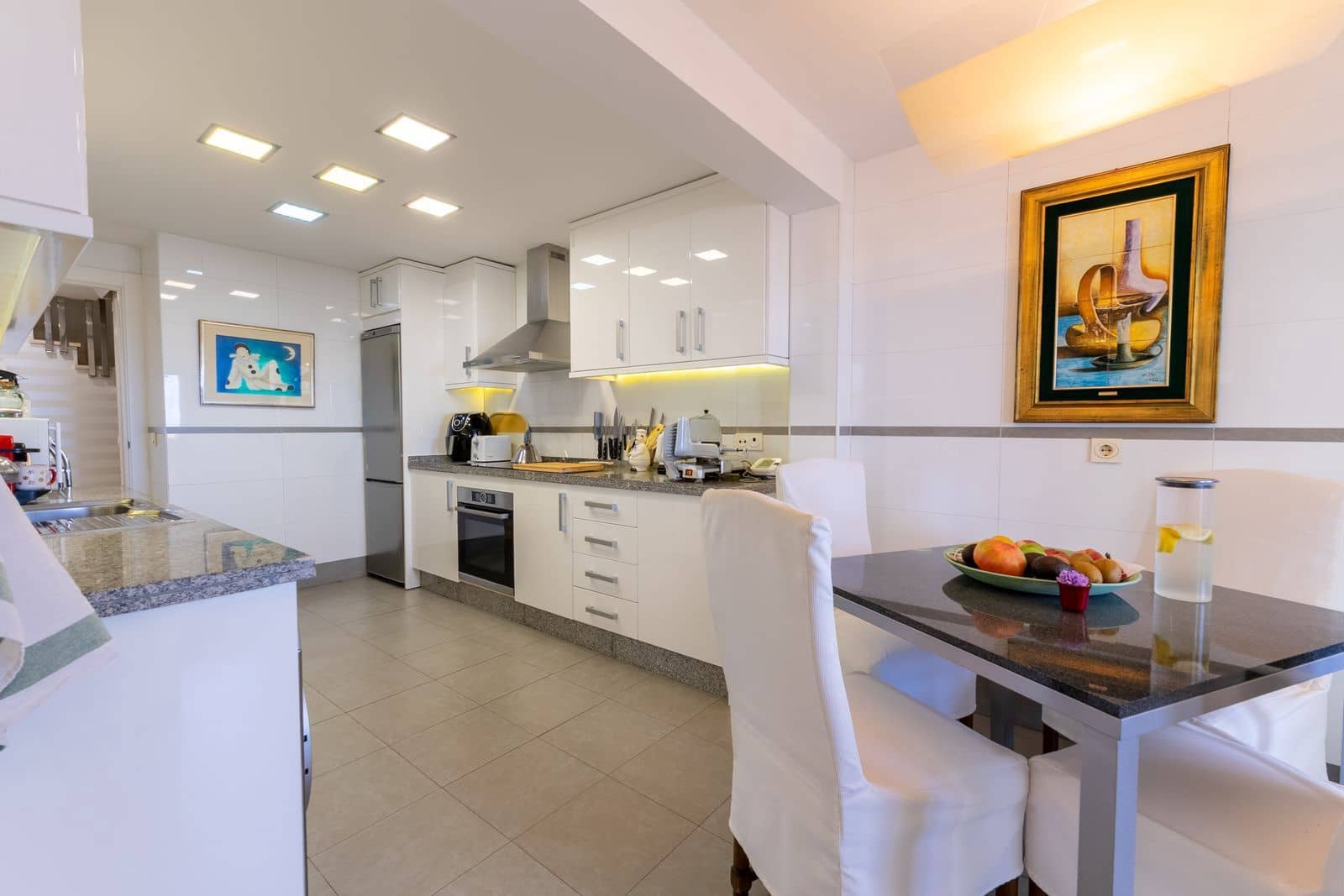 2 bedroom Penthouse for sale in San Pedro de Alcantara - € 1,180,000 (Ref: 9998374)