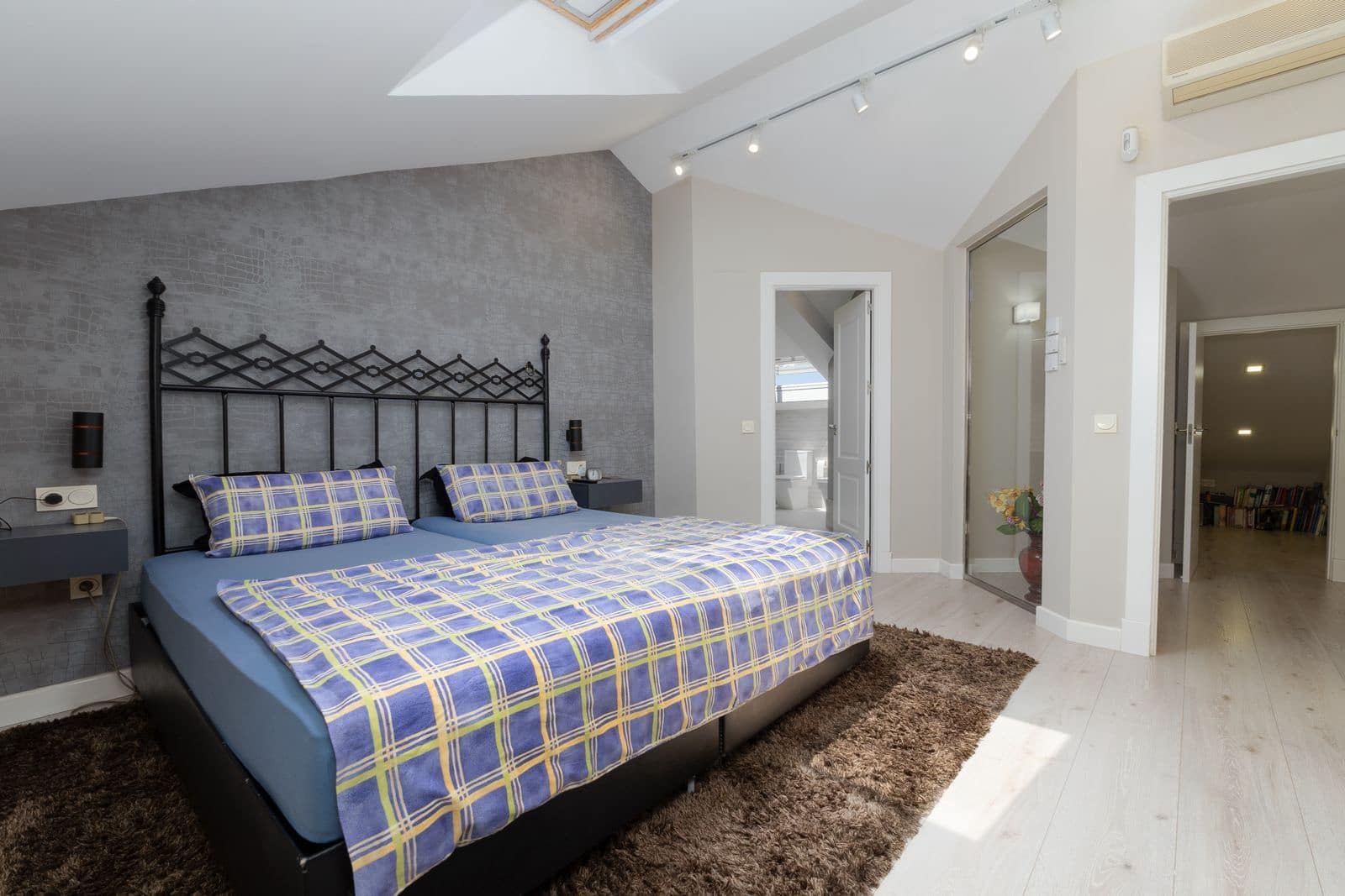 2 bedroom Penthouse for sale in San Pedro de Alcantara - € 1,180,000 (Ref: 9998374)