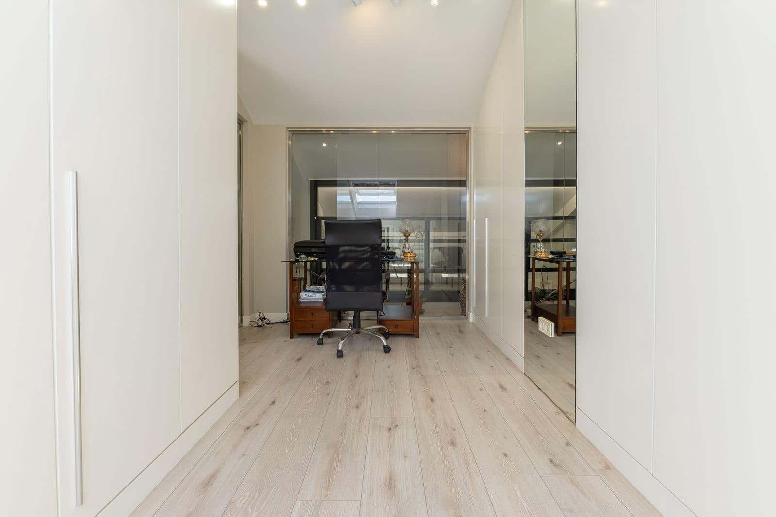 2 bedroom Penthouse for sale in San Pedro de Alcantara - € 1,180,000 (Ref: 9998374)