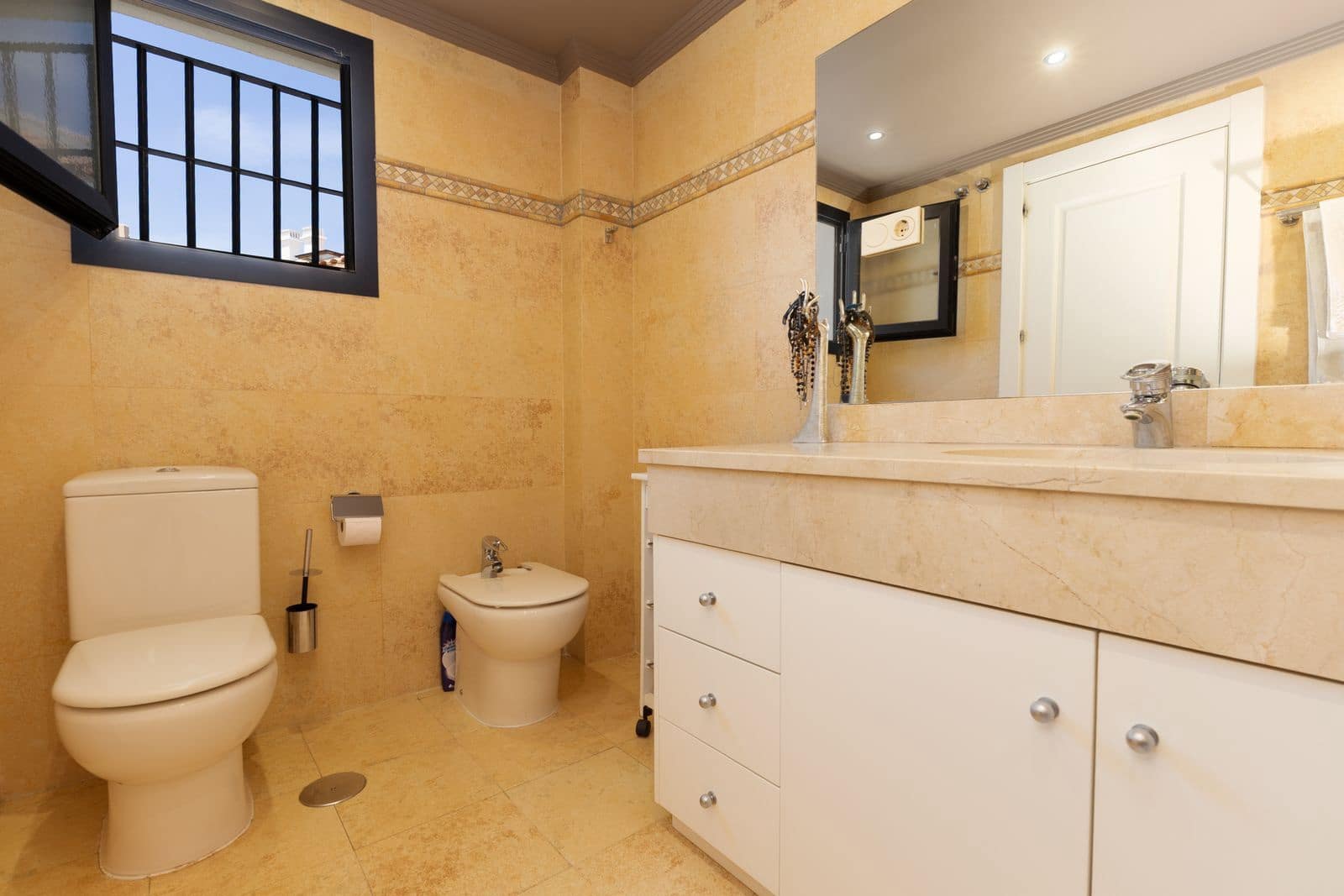2 bedroom Penthouse for sale in San Pedro de Alcantara - € 1,180,000 (Ref: 9998374)