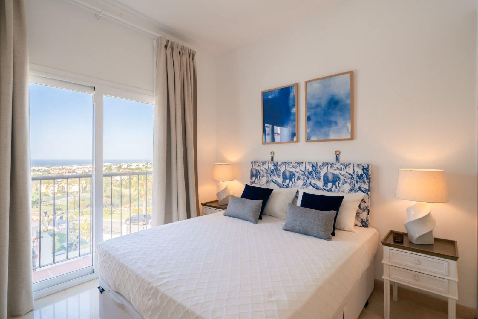 2 bedroom Penthouse for sale in Benahavis - € 685,000 (Ref: 9998376)
