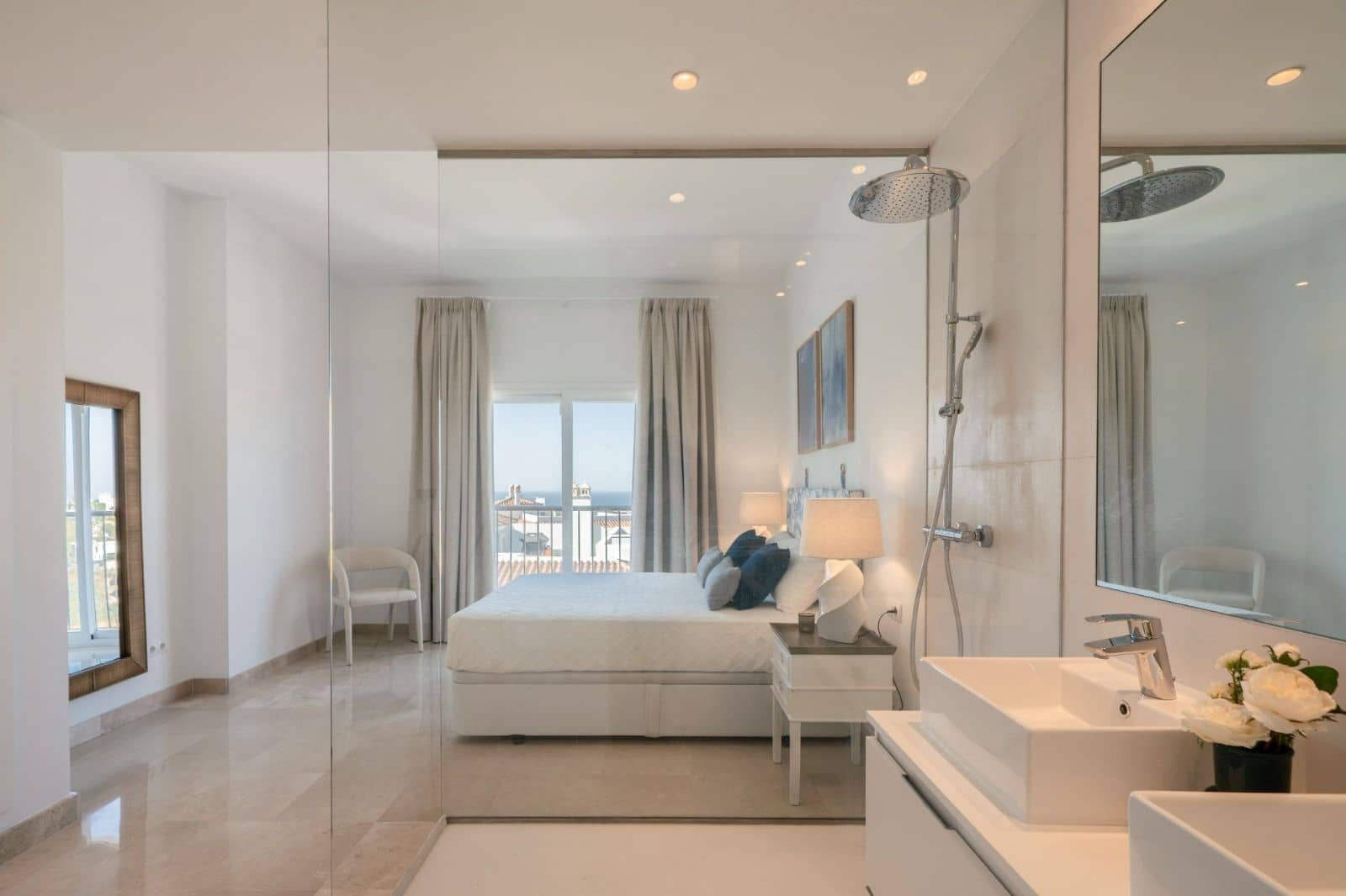 2 bedroom Penthouse for sale in Benahavis - € 685,000 (Ref: 9998376)