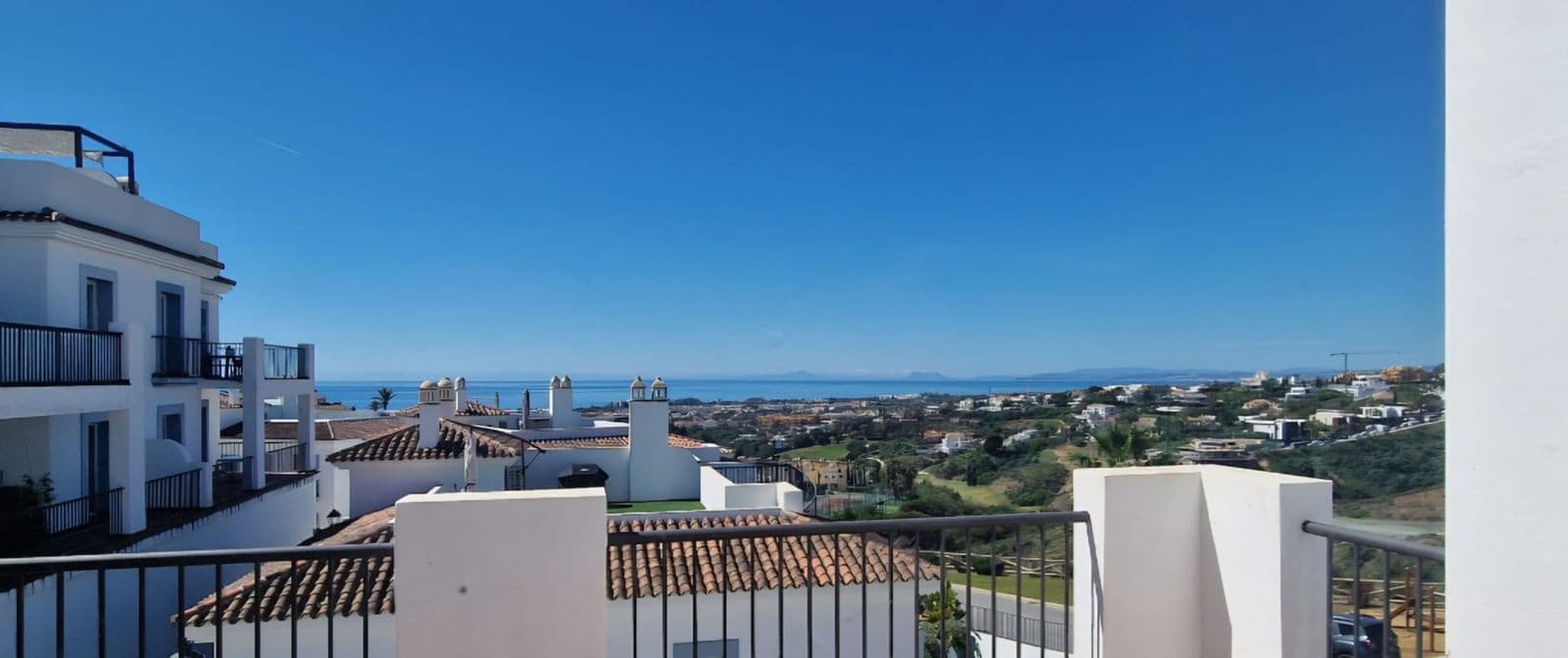 2 bedroom Penthouse for sale in Benahavis - € 685,000 (Ref: 9998376)