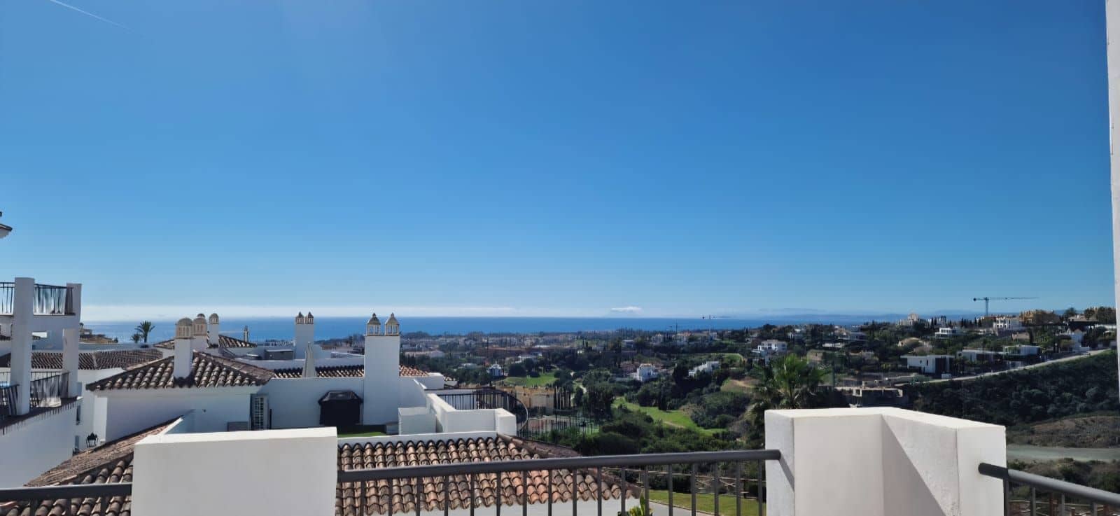 2 bedroom Penthouse for sale in Benahavis - € 685,000 (Ref: 9998376)
