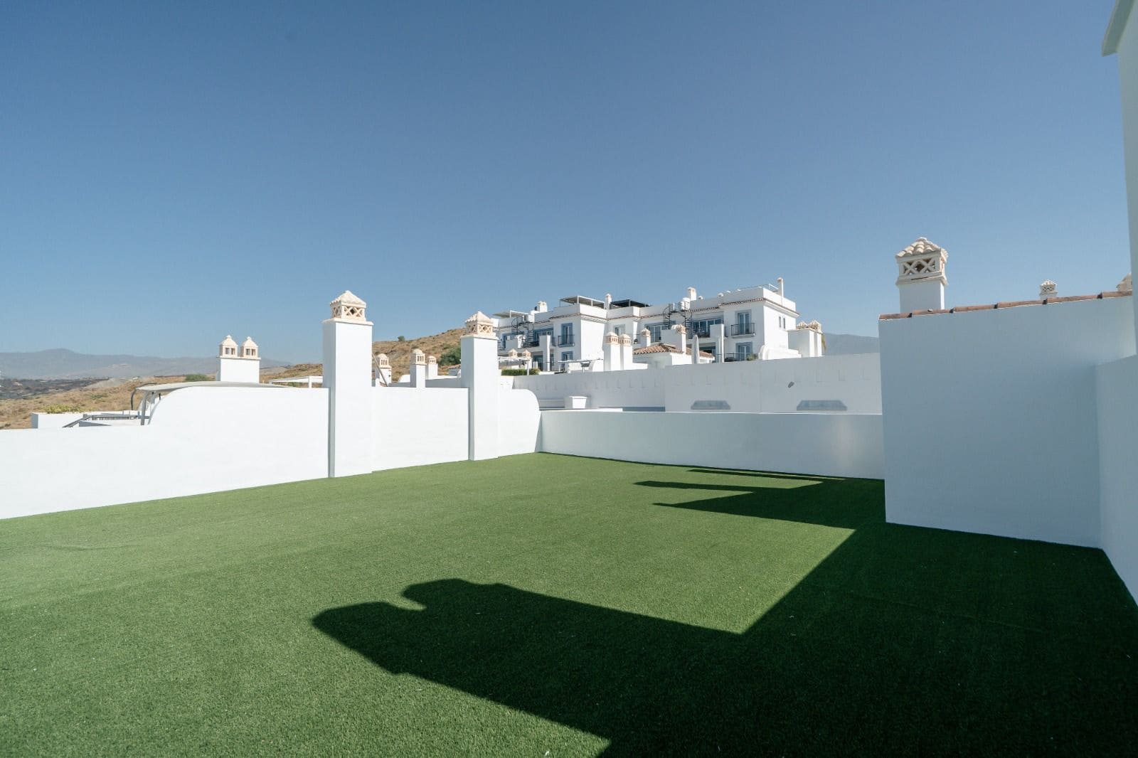 2 bedroom Penthouse for sale in Benahavis - € 685,000 (Ref: 9998376)
