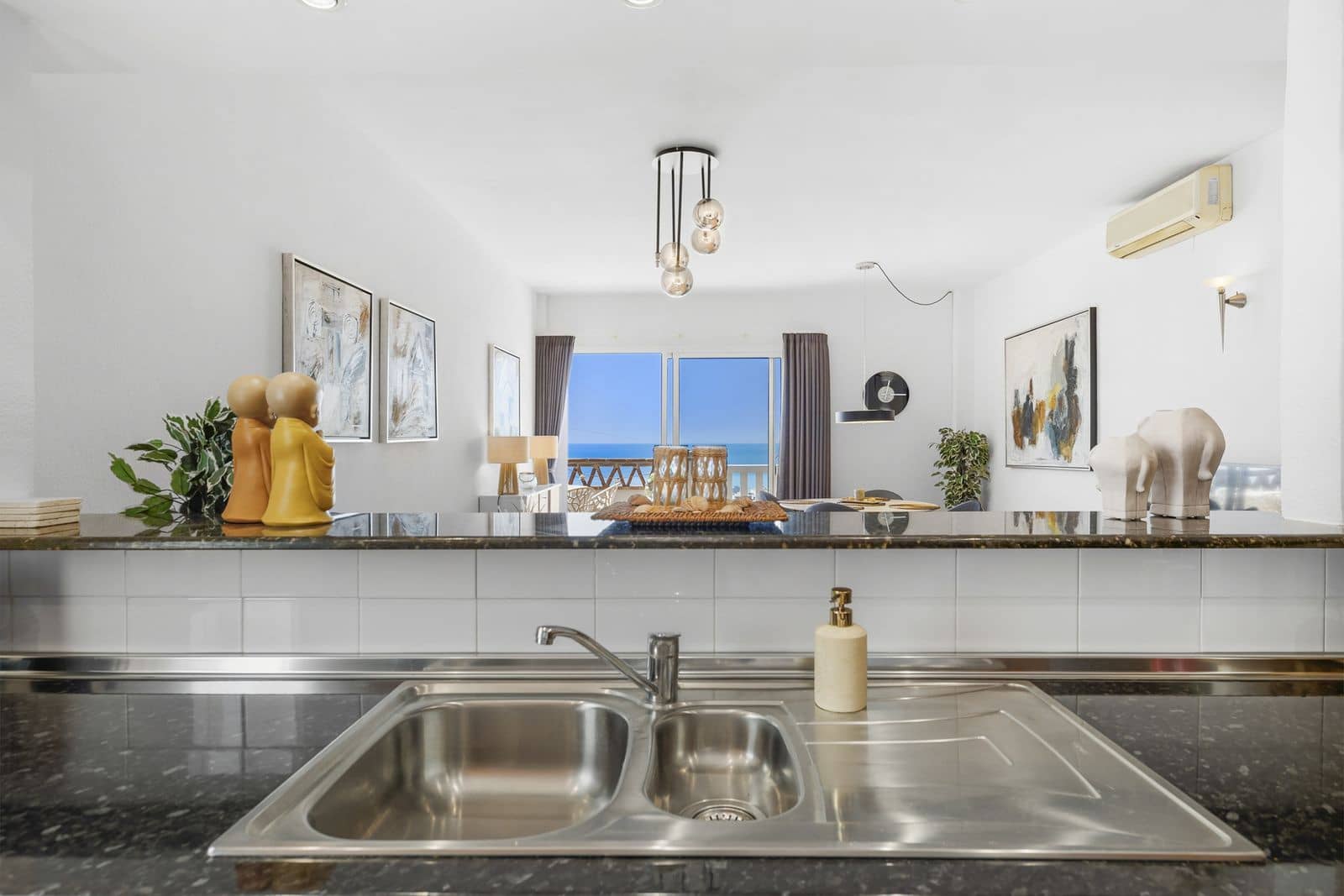Ático de 2 habitaciones en Benalmádena en venta - 525.000 € (Ref: 9998379)