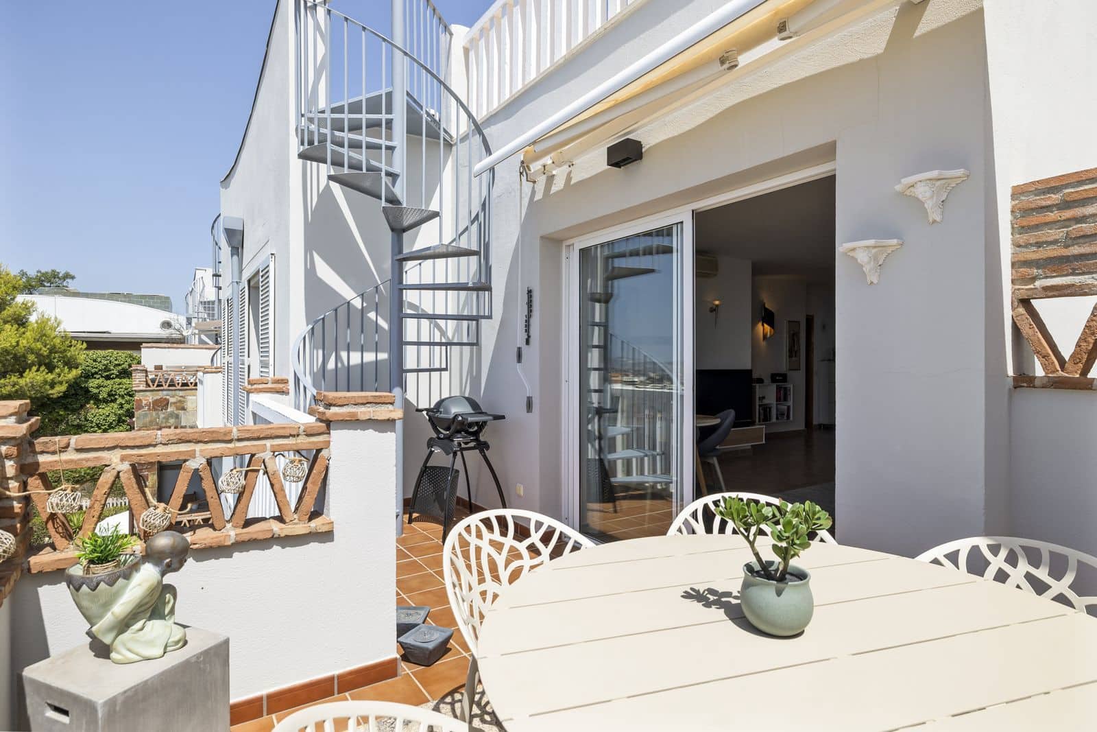 Ático de 2 habitaciones en Benalmádena en venta - 525.000 € (Ref: 9998379)