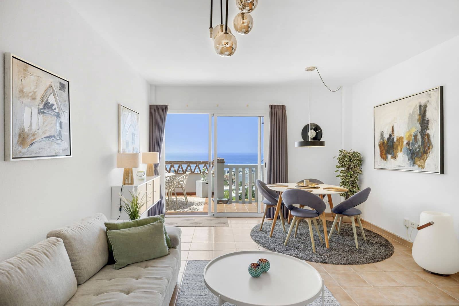 Ático de 2 habitaciones en Benalmádena en venta - 525.000 € (Ref: 9998379)