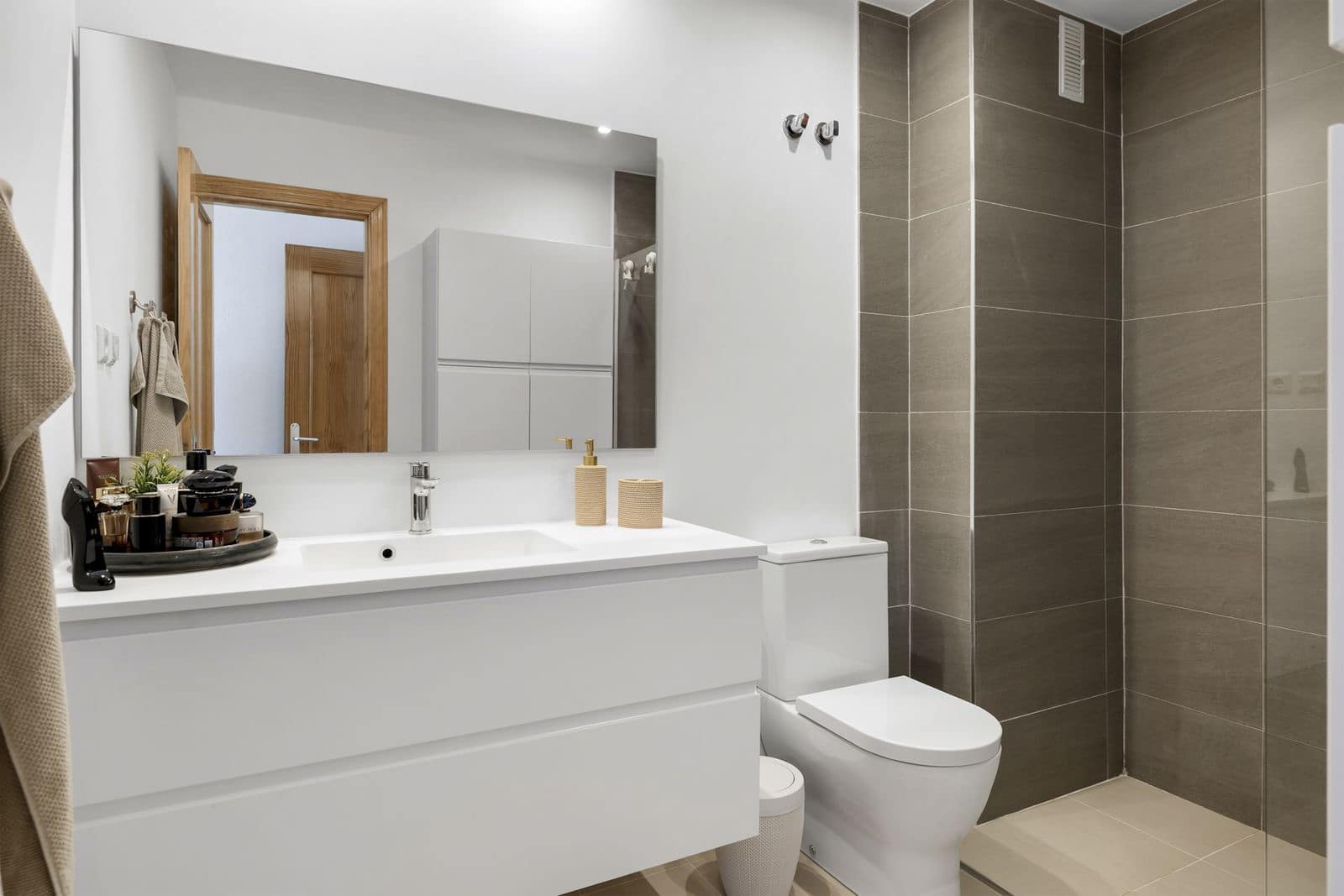 Ático de 2 habitaciones en Benalmádena en venta - 525.000 € (Ref: 9998379)