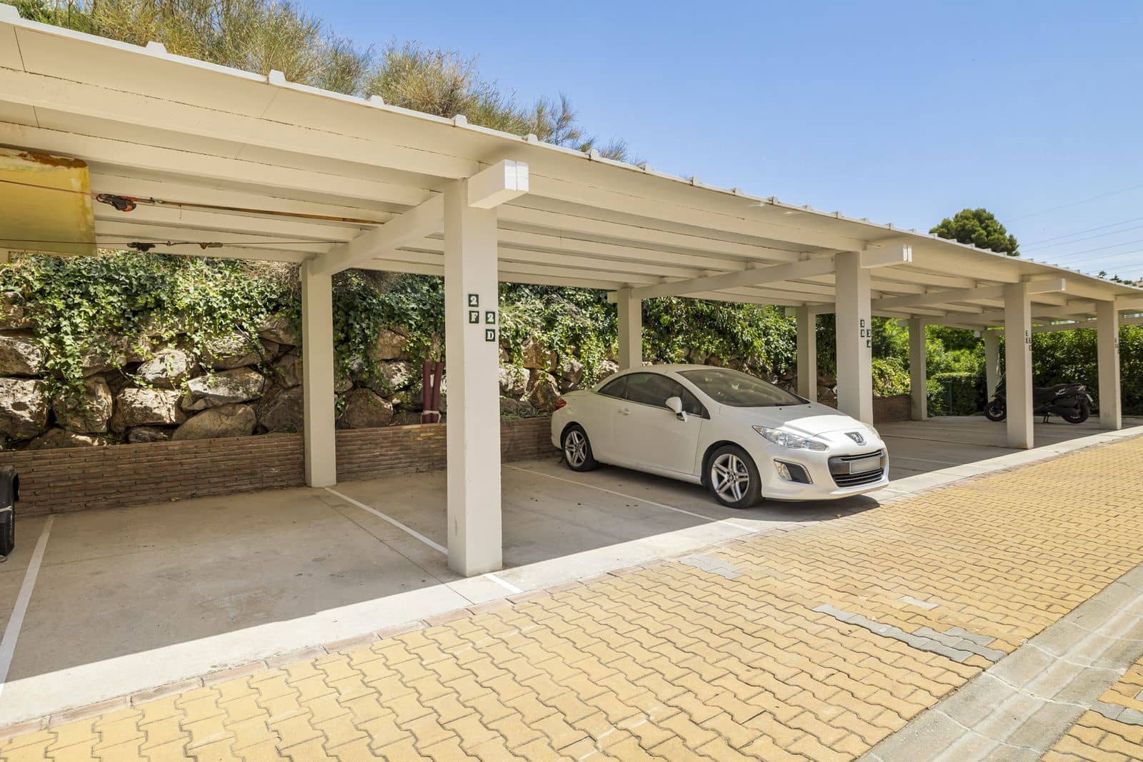 Ático de 2 habitaciones en Benalmádena en venta - 525.000 € (Ref: 9998379)