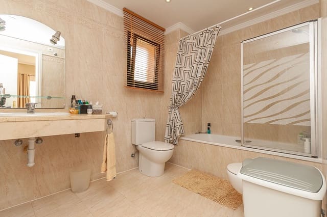 3 soverom Penthouse til salgs i Elviria, Marbella - € 410 000 (Ref: 9998385)