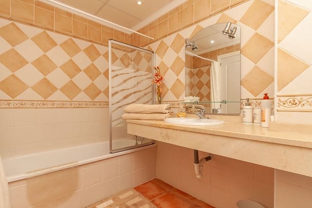 3 soverom Penthouse til salgs i Elviria, Marbella - € 410 000 (Ref: 9998385)