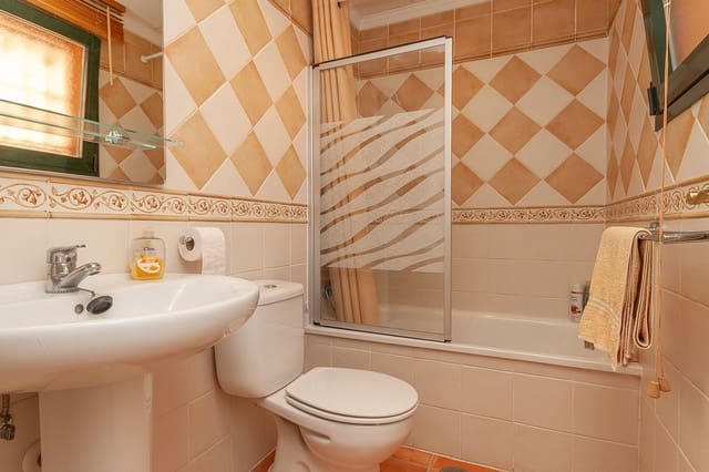 3 soverom Penthouse til salgs i Elviria, Marbella - € 410 000 (Ref: 9998385)