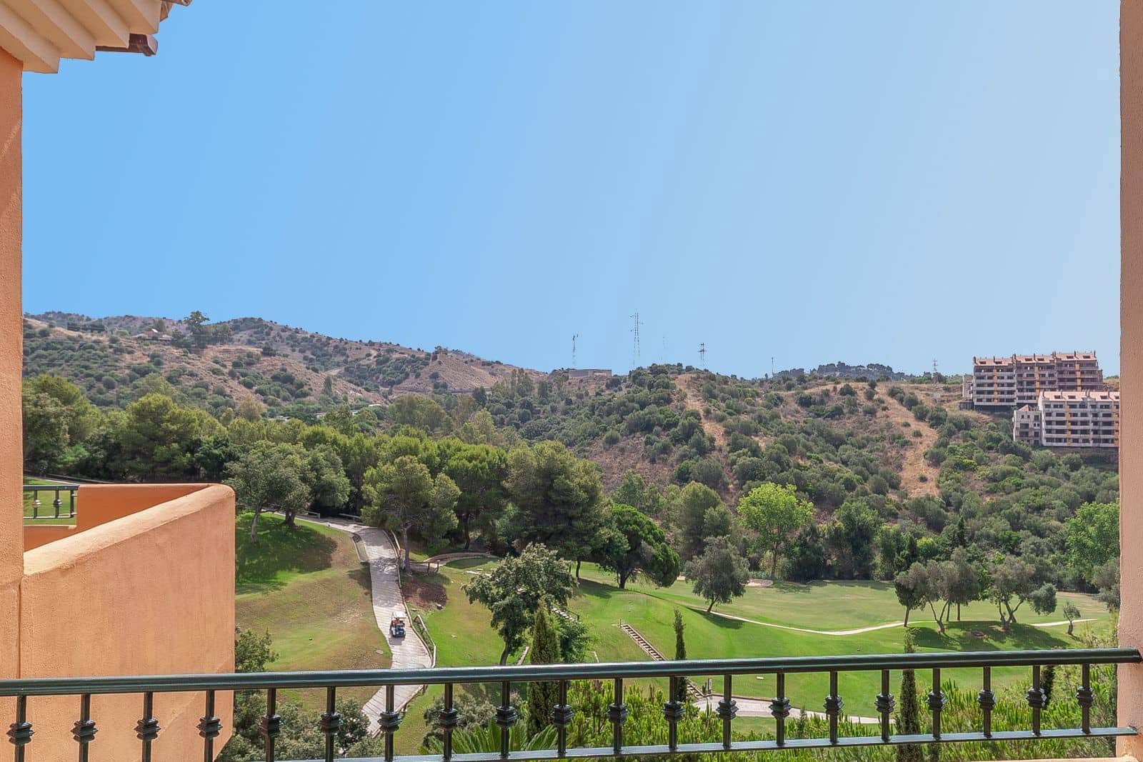 3 soverom Penthouse til salgs i Elviria - € 410 000 (Ref: 9998385)