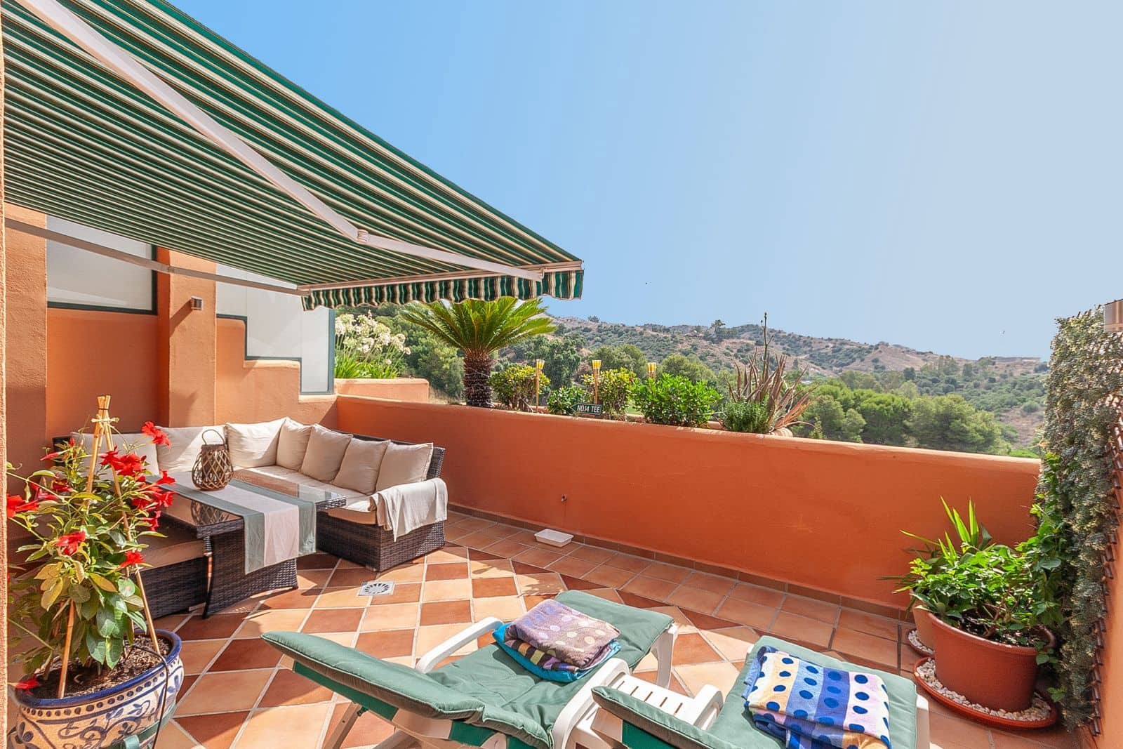 3 soverom Penthouse til salgs i Elviria - € 410 000 (Ref: 9998385)