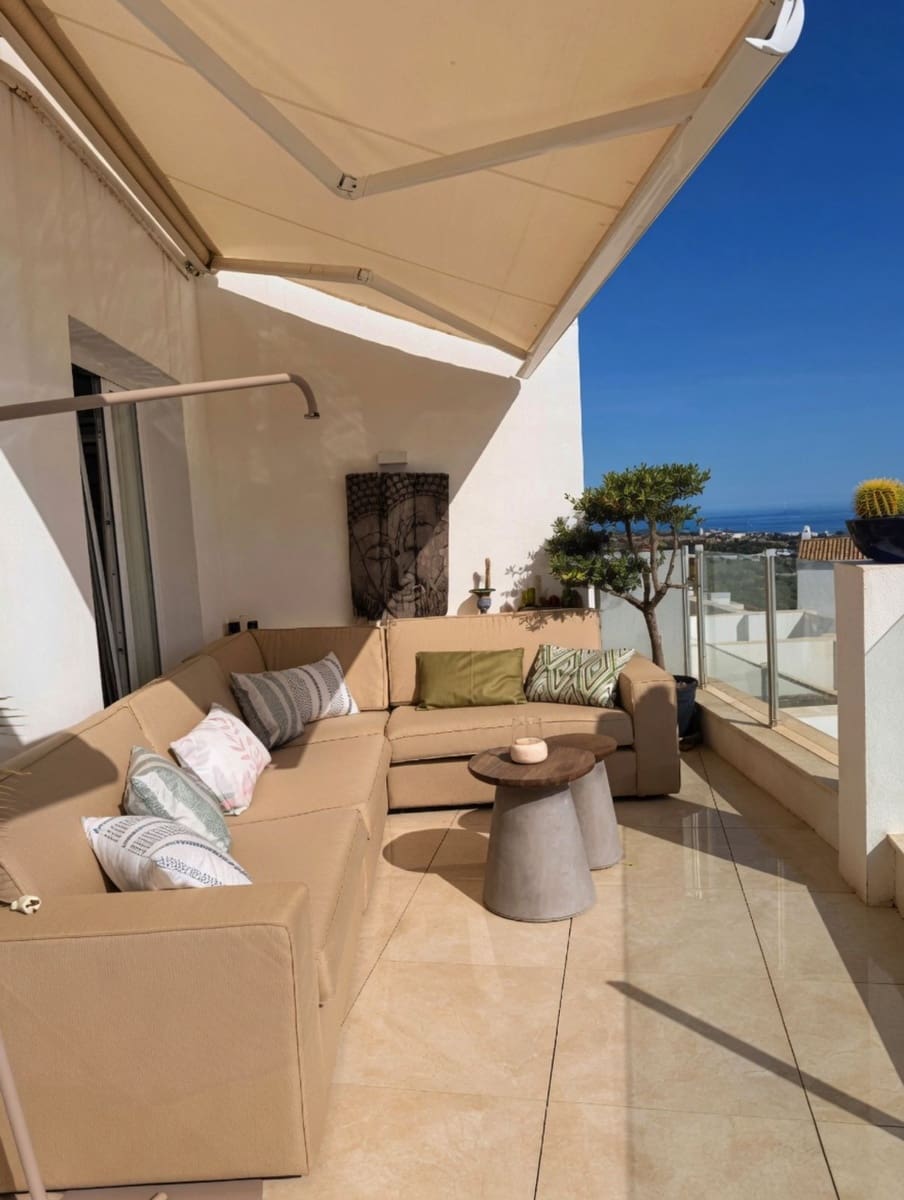 3 sypialnia Penthouse na sprzedaż w Los Monteros - 915 000 € (Ref: 9998386)