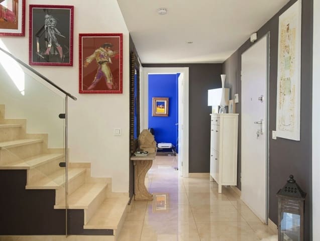 3 sypialnia Penthouse na sprzedaż w Los Monteros, Marbella - 915 000 € (Ref: 9998386)