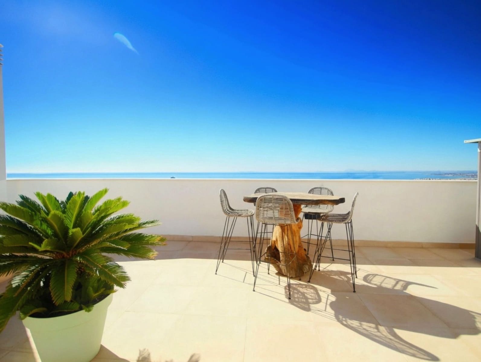 3 sypialnia Penthouse na sprzedaż w Los Monteros - 915 000 € (Ref: 9998386)