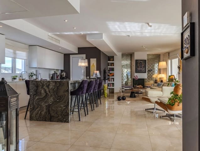 3 sypialnia Penthouse na sprzedaż w Los Monteros, Marbella - 915 000 € (Ref: 9998386)