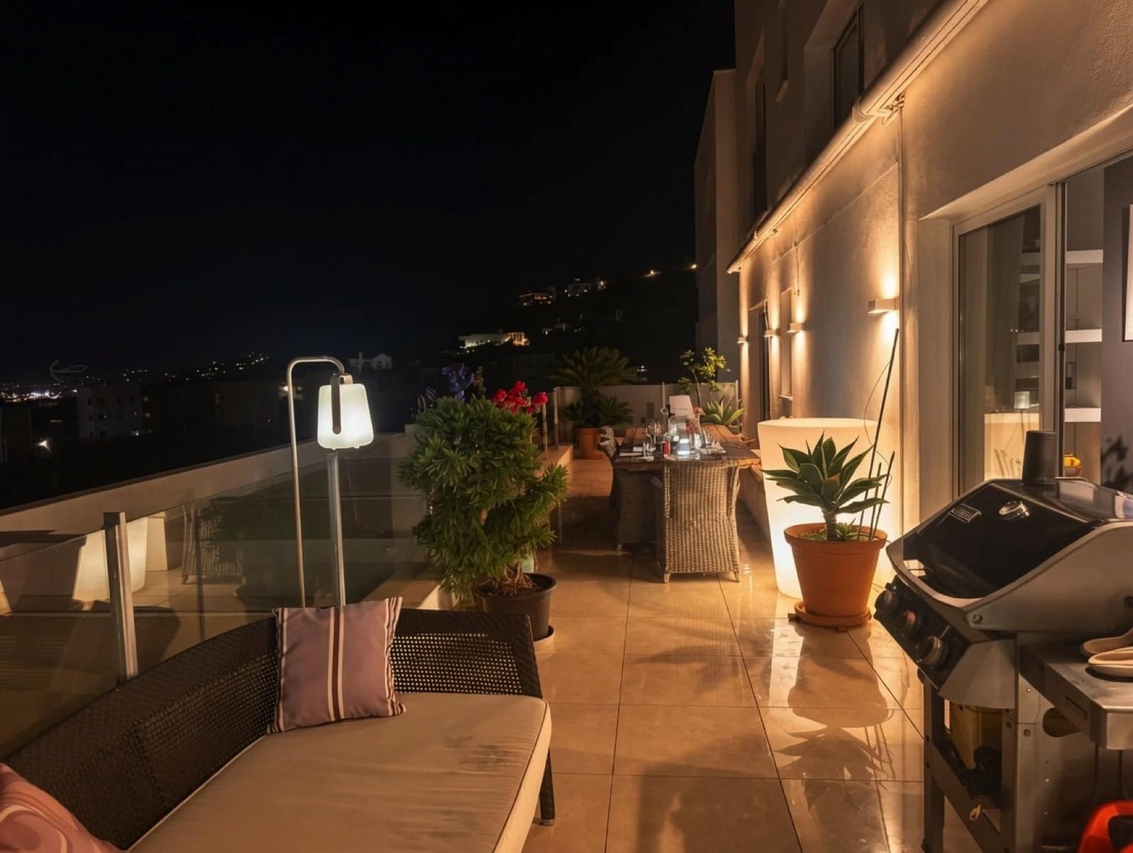 3 sypialnia Penthouse na sprzedaż w Los Monteros - 915 000 € (Ref: 9998386)