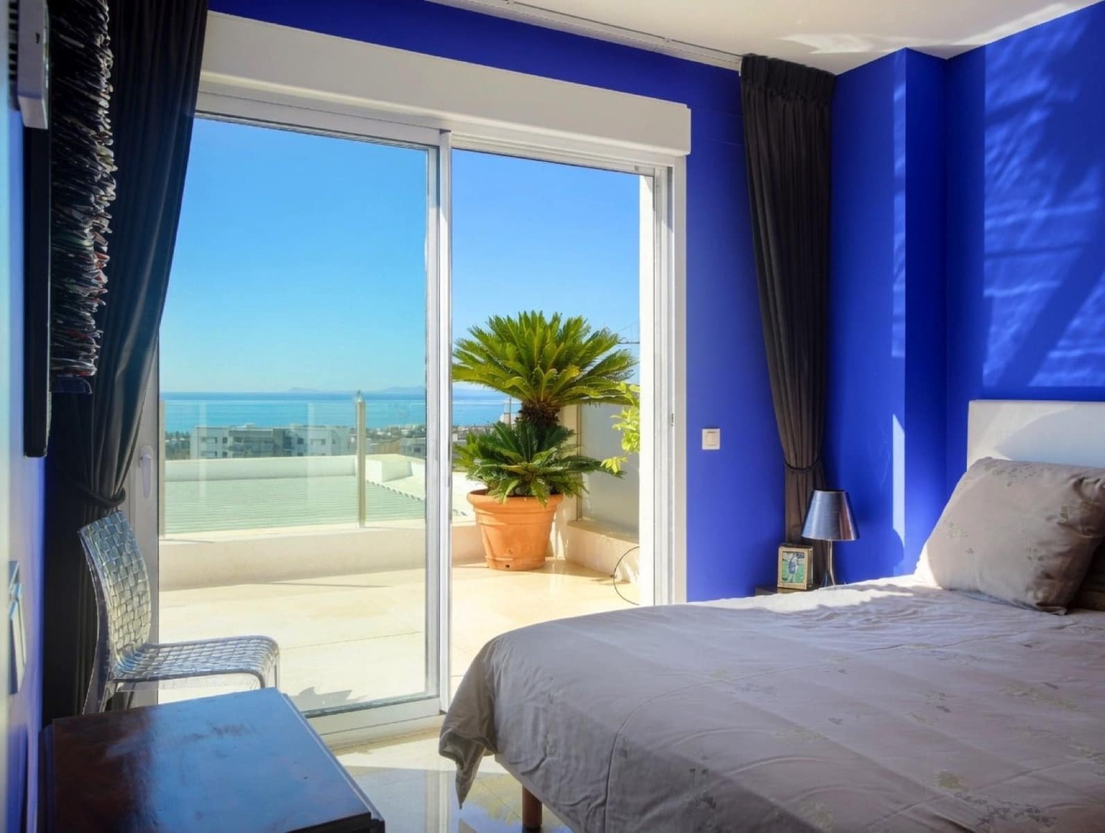 3 sypialnia Penthouse na sprzedaż w Los Monteros - 915 000 € (Ref: 9998386)