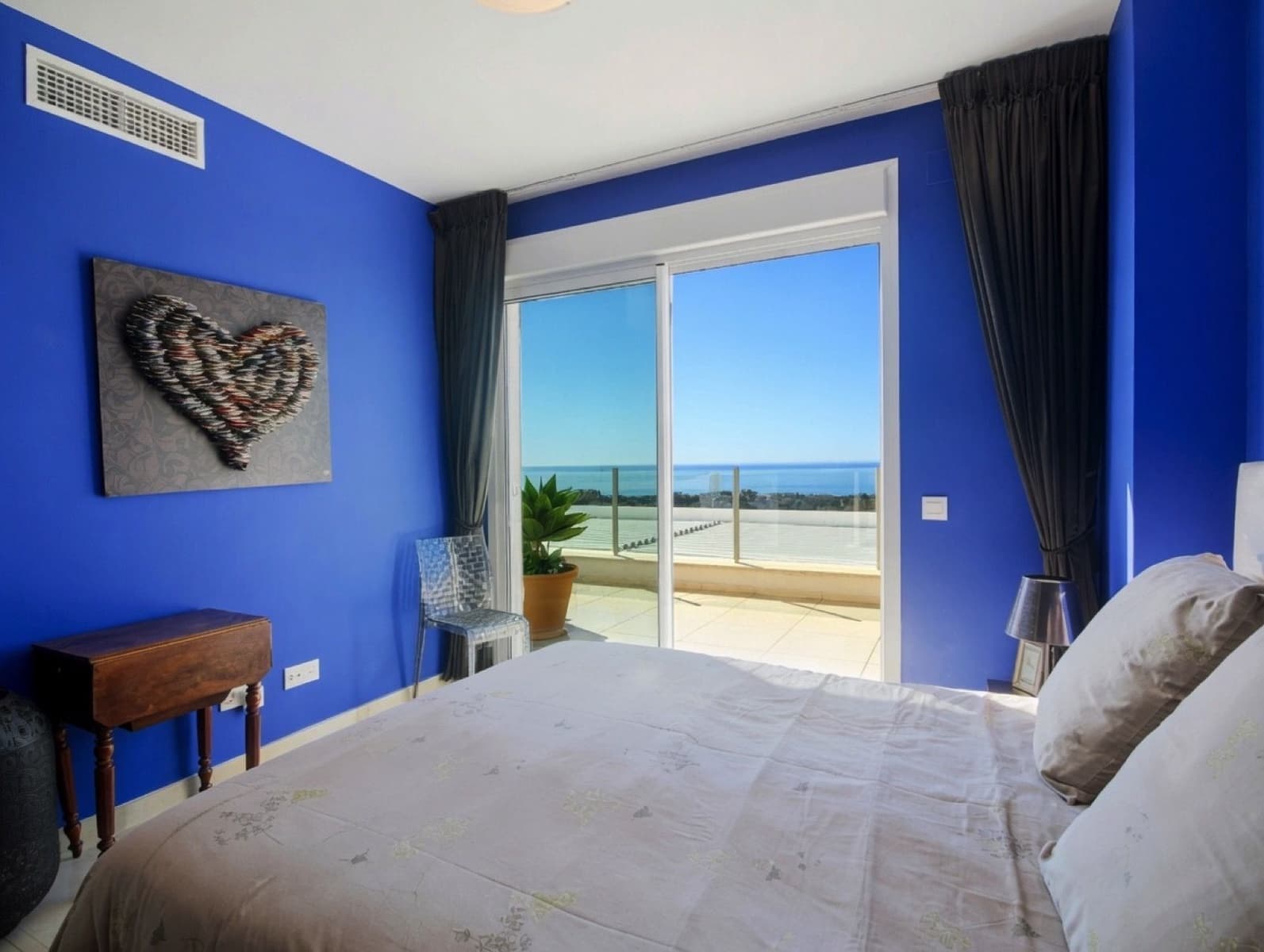 3 sypialnia Penthouse na sprzedaż w Los Monteros - 915 000 € (Ref: 9998386)