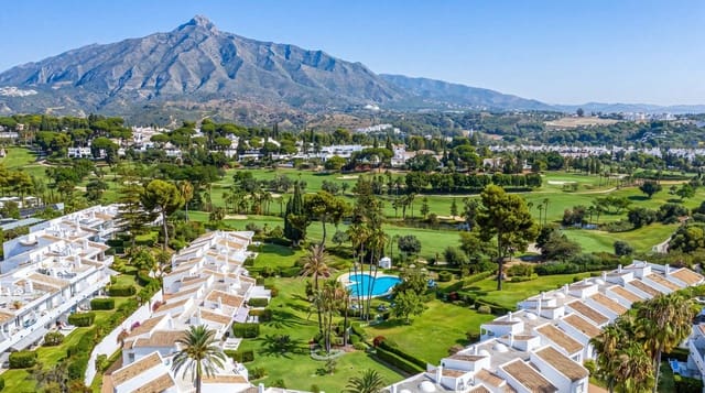 2 soveværelse Penthouse til salg i Nueva Andalucia, Marbella - € 945.000 (Ref: 9998388)