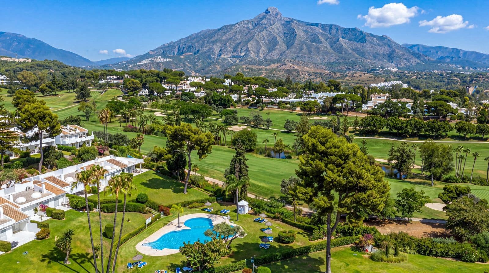 2 soveværelse Penthouse til salg i Nueva Andalucia - € 945.000 (Ref: 9998388)