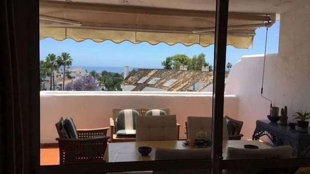 3 bedroom Penthouse for sale in Nueva Andalucia, Marbella - € 650,000 (Ref: 9998390)
