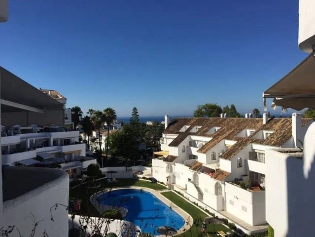 3 bedroom Penthouse for sale in Nueva Andalucia, Marbella - € 650,000 (Ref: 9998390)