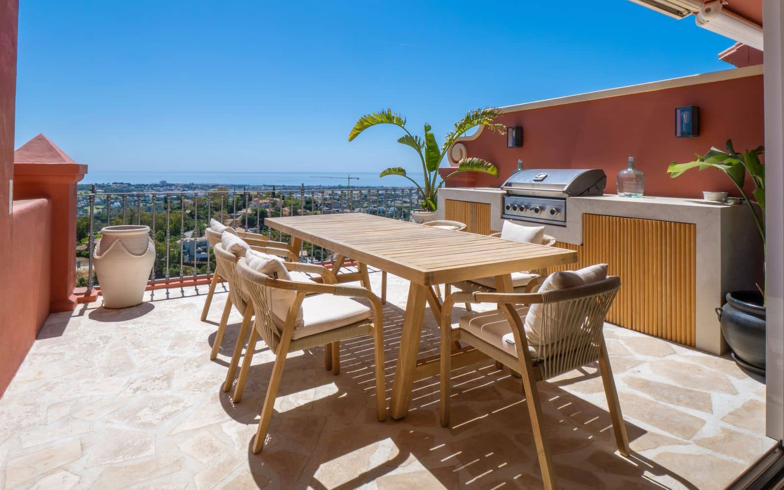 3 bedroom Penthouse for sale in Benahavis - € 2,300,000 (Ref: 9998394)