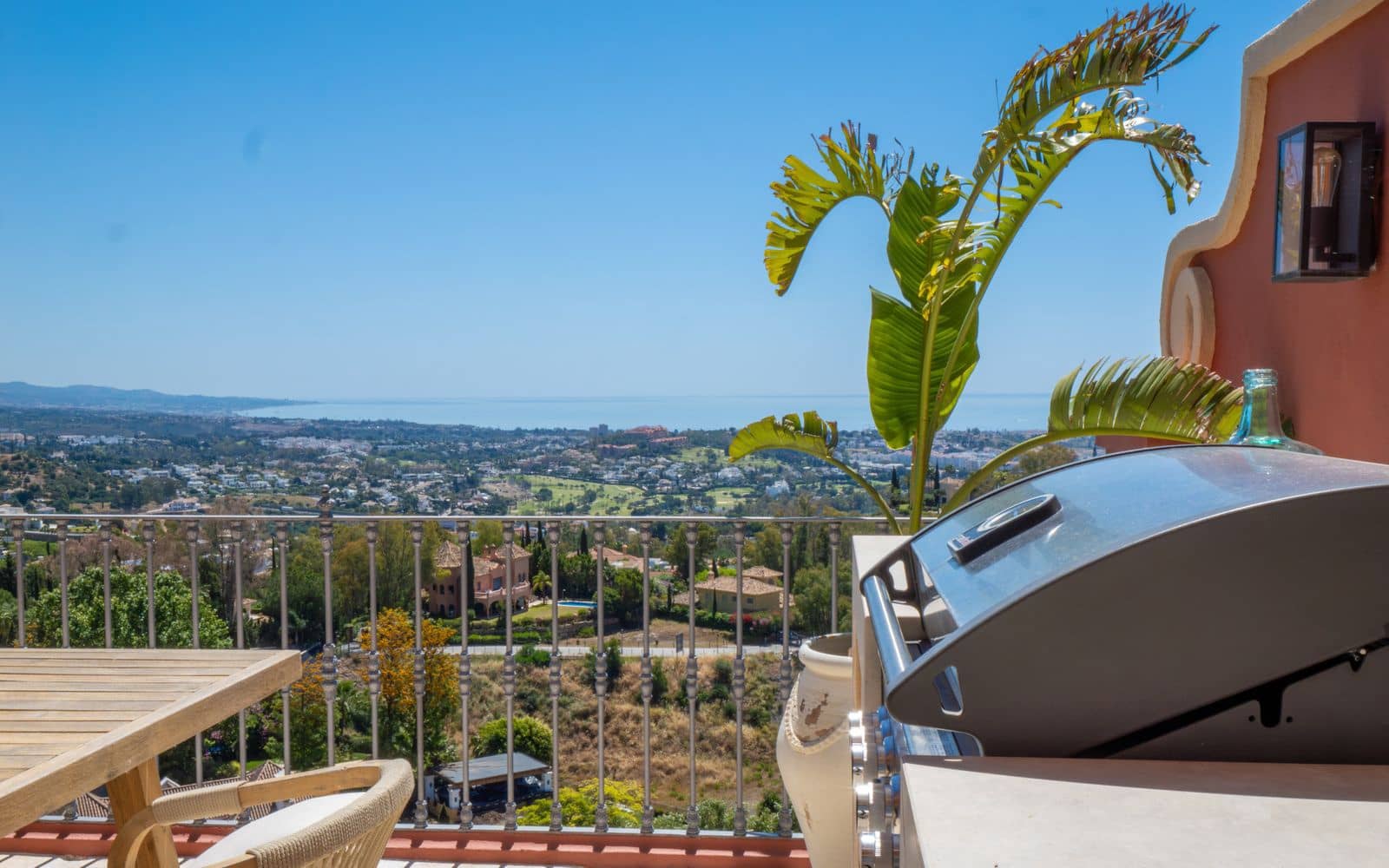 3 bedroom Penthouse for sale in Benahavis - € 2,300,000 (Ref: 9998394)