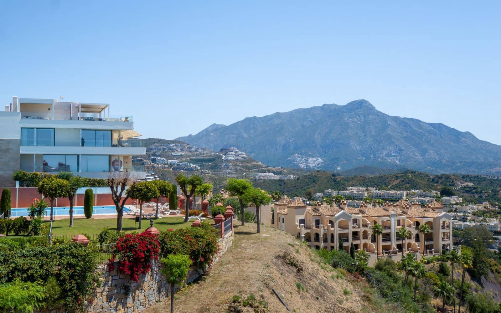 3 bedroom Penthouse for sale in Benahavis - € 2,300,000 (Ref: 9998394)