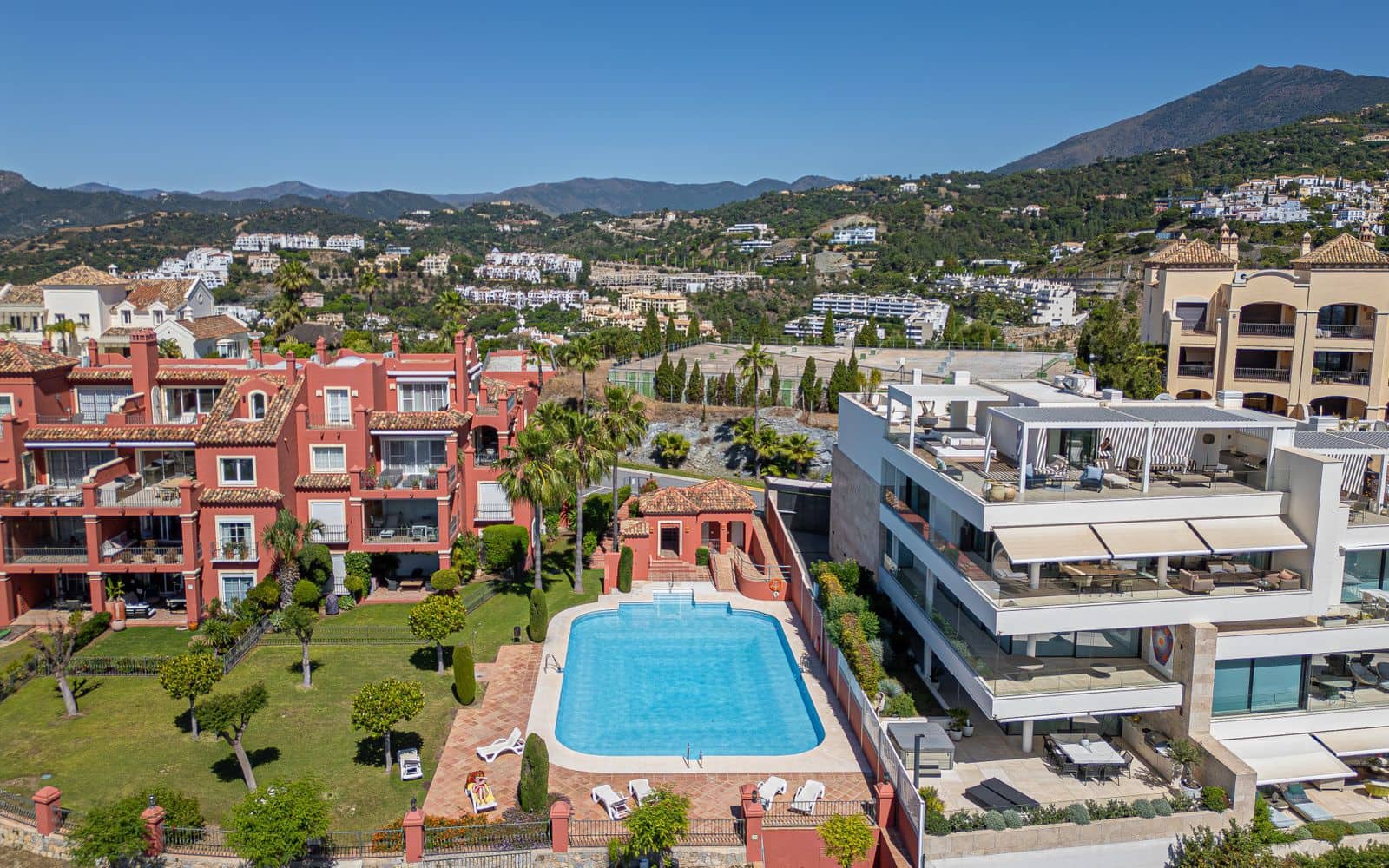 3 bedroom Penthouse for sale in Benahavis - € 2,300,000 (Ref: 9998394)